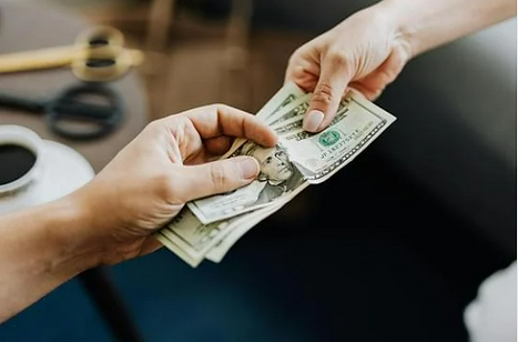 USE USD Dollar in Cambodia 